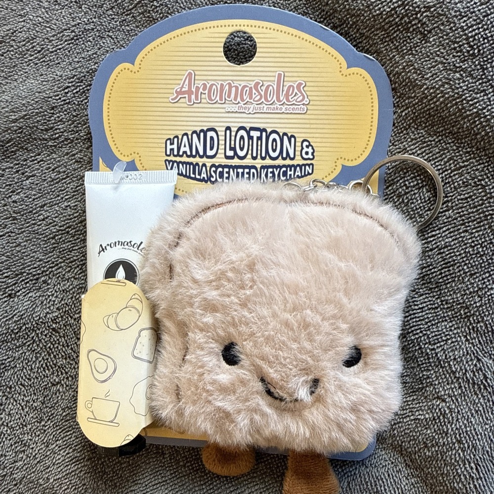 MinxNY Aromasoles Plush Toast Keychain Vanilla Scented Hand Lotion Set NWT Gift